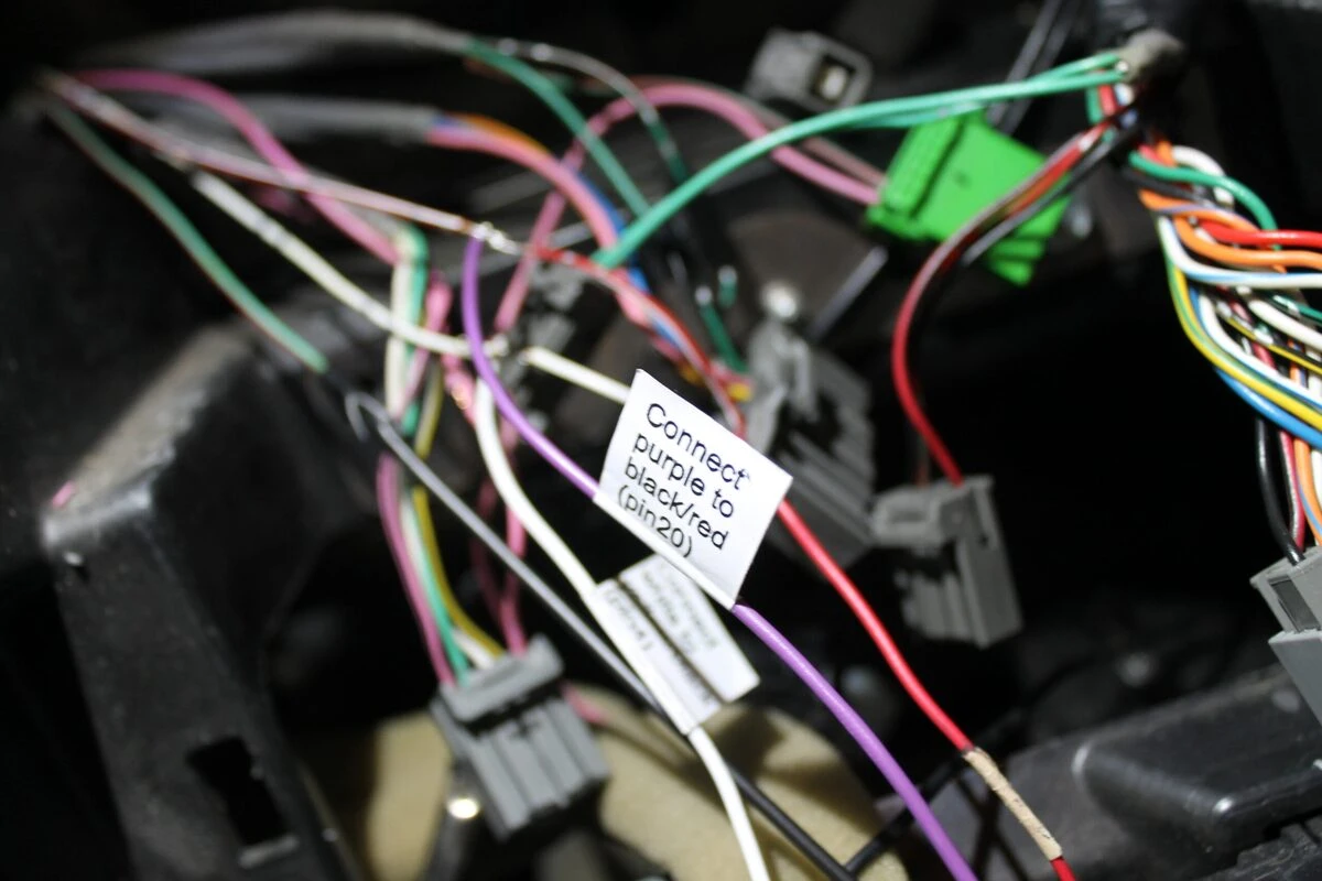 Mitsubishi Pajero : autoradio GPS avec reprise du Power Sound System