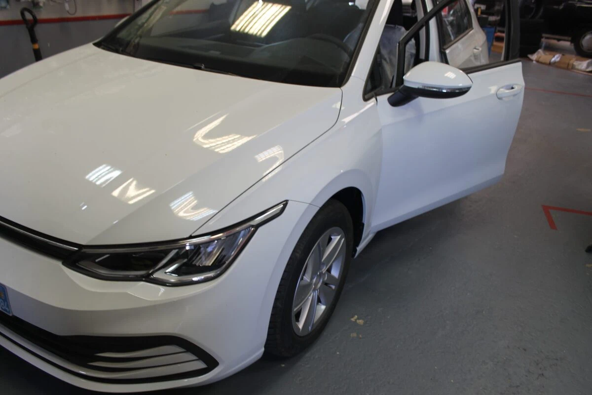 Golf 8 2024 : caméra de recul dans le logo et codage 5F