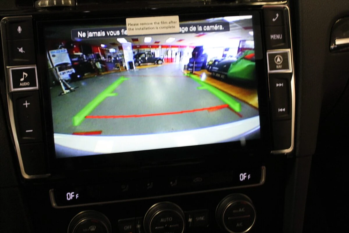 Volkswagen Golf 7 GTI : écran Alpine X901D-G7 avec CarPlay et caméra
