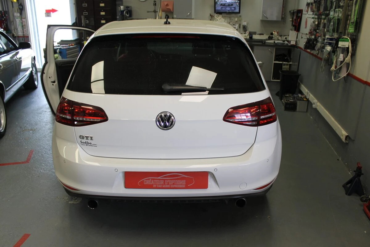 Volkswagen Golf 7 GTI : écran Alpine X901D-G7 avec CarPlay et caméra