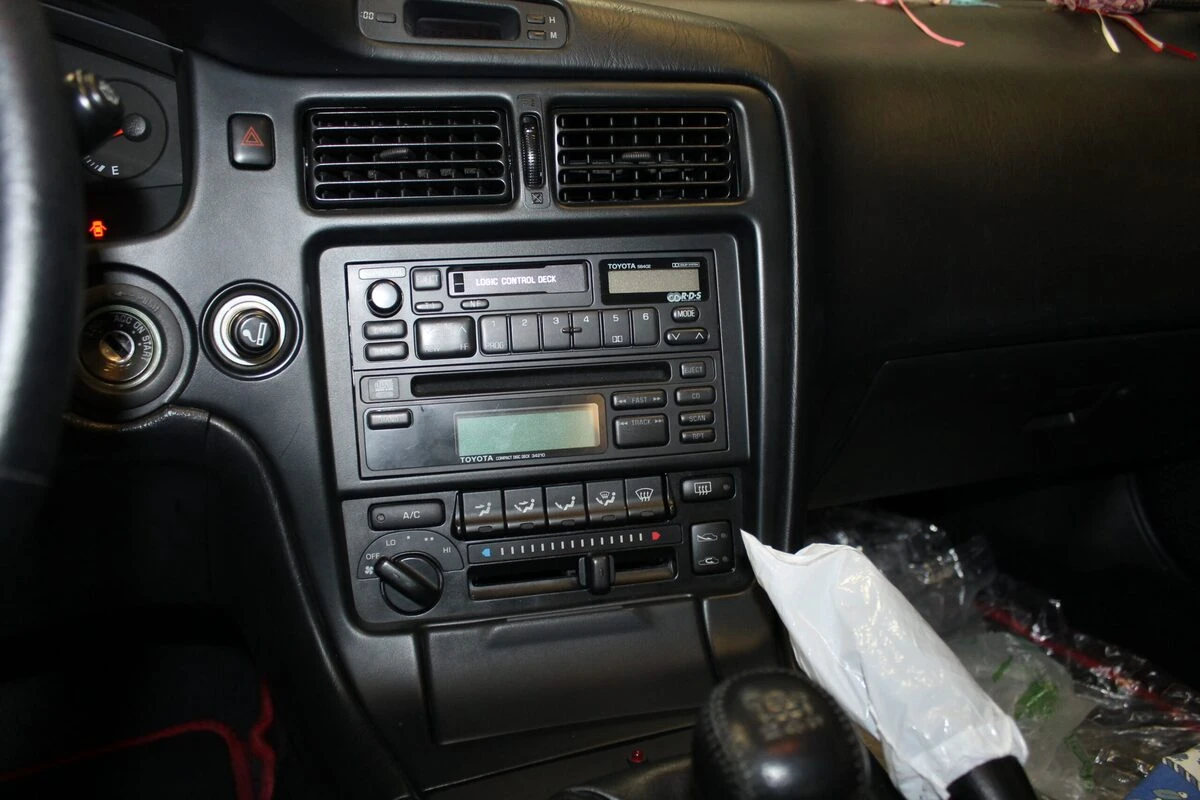 Toyota MR2 : GPS Kenwood DNX419DABS avec CarPlay et Android Auto