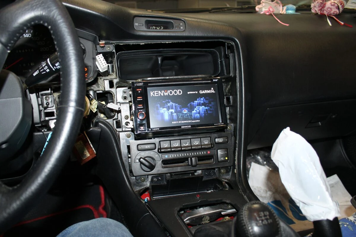 Toyota MR2 : GPS Kenwood DNX419DABS avec CarPlay et Android Auto