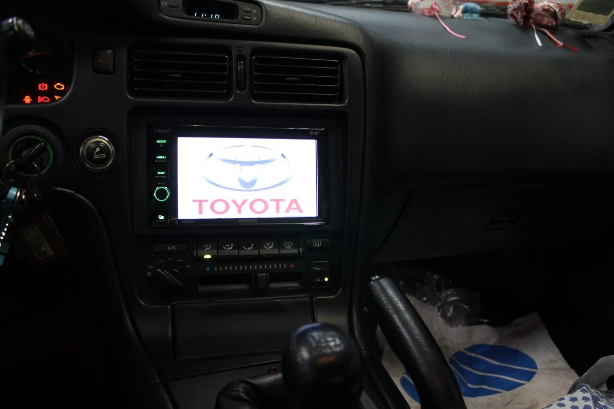 Toyota MR2 : GPS Kenwood DNX419DABS avec CarPlay et Android Auto