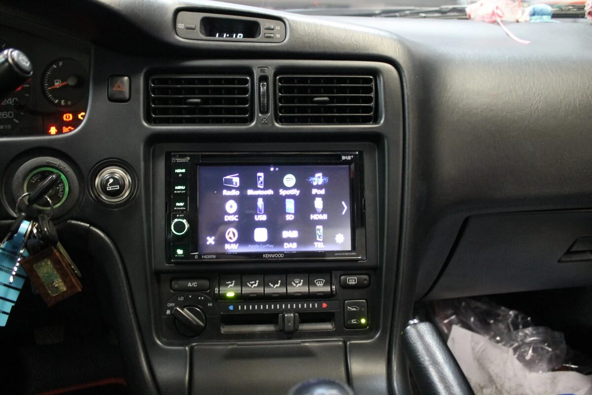 Toyota MR2 : GPS Kenwood DNX419DABS avec CarPlay et Android Auto