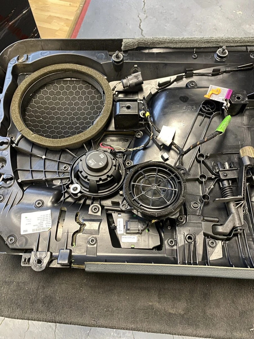 Porsche Cayman S : ampli Bose réparé et médiums BLAM