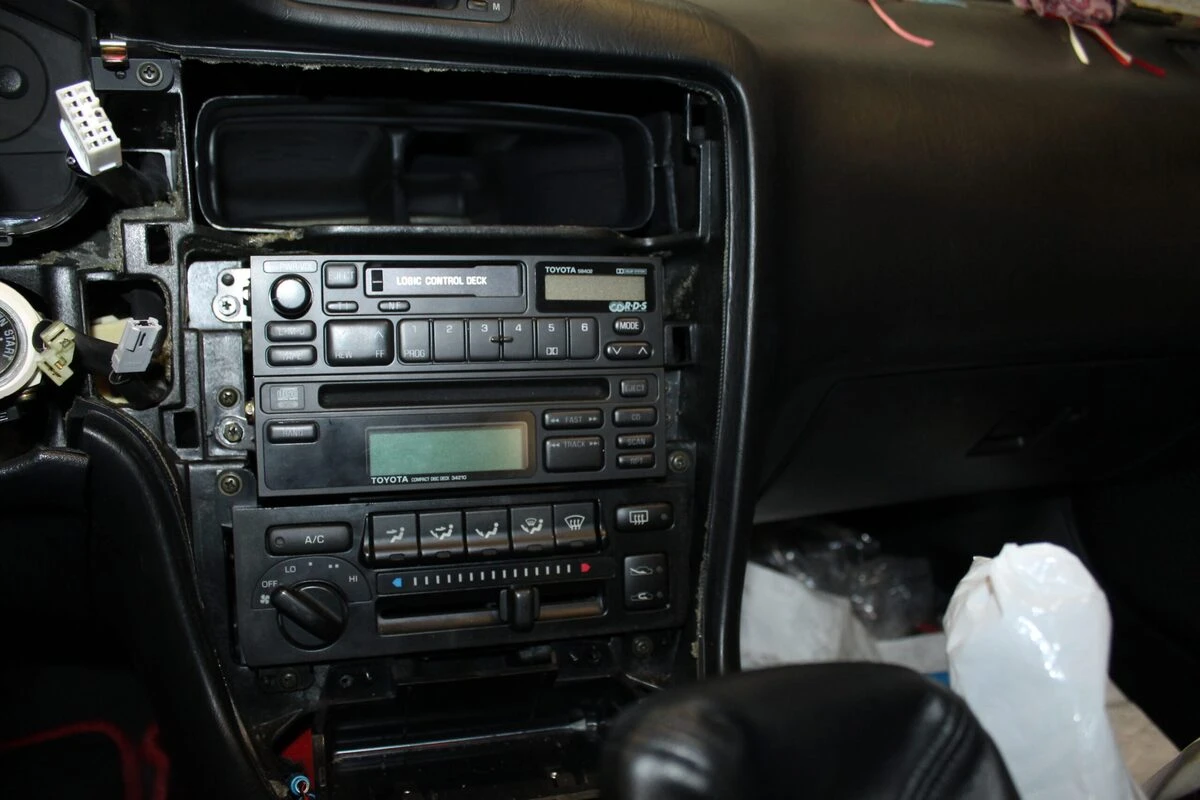 Toyota MR2 : GPS Kenwood DNX419DABS avec CarPlay et Android Auto