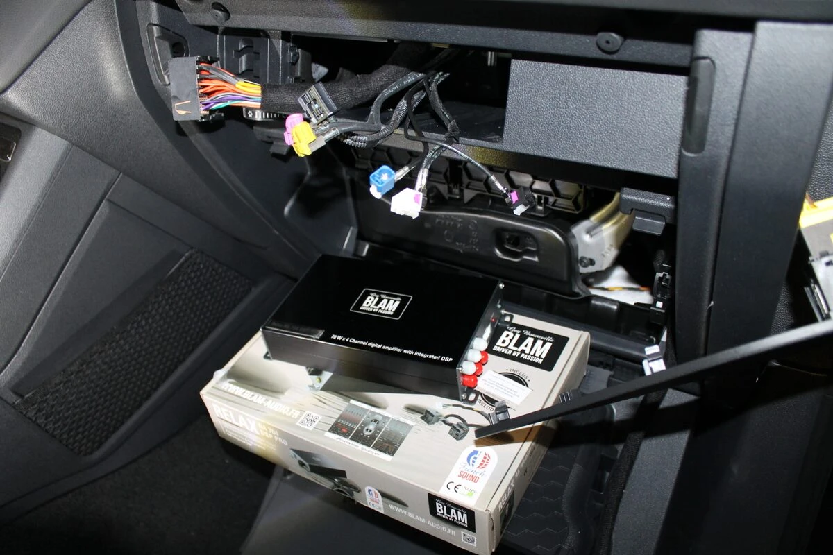 Volkswagen Tiguan 2020 : ampli BLAM, caisson ESX et tweeters Rockford Fosgate