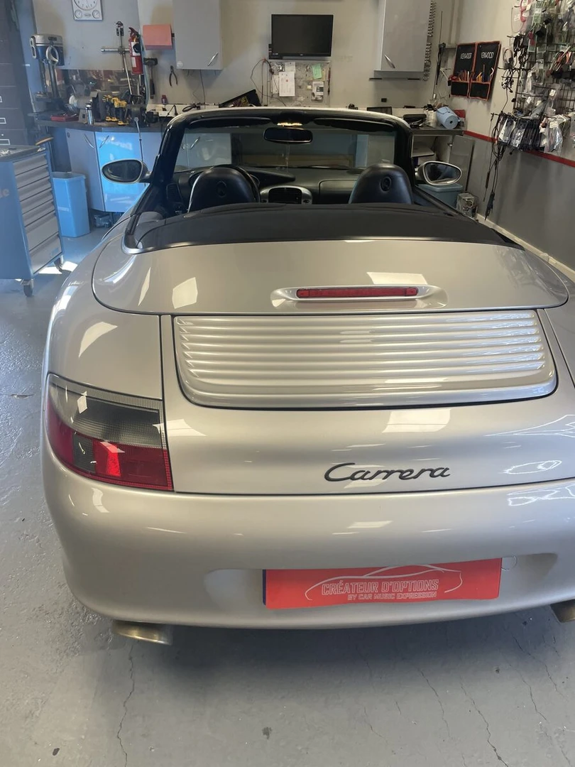 Porsche 996 Cabriolet : autoradio Kenwood CarPlay et caméra de recul