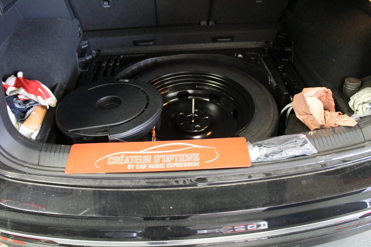 Volkswagen Tiguan 2020 : ampli BLAM, caisson ESX et tweeters Rockford Fosgate