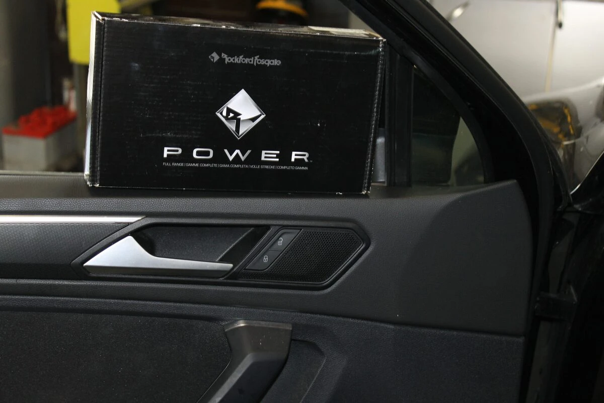 Volkswagen Tiguan 2020 : ampli BLAM, caisson ESX et tweeters Rockford Fosgate