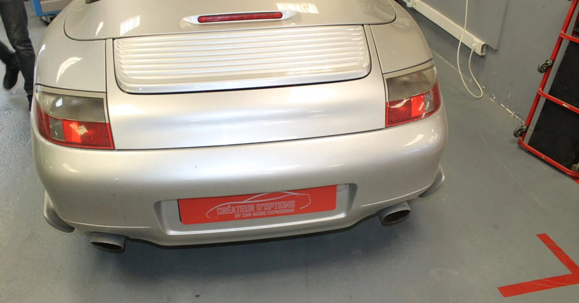 Porsche 996 Cabriolet : autoradio GPS, CarPlay et caméra