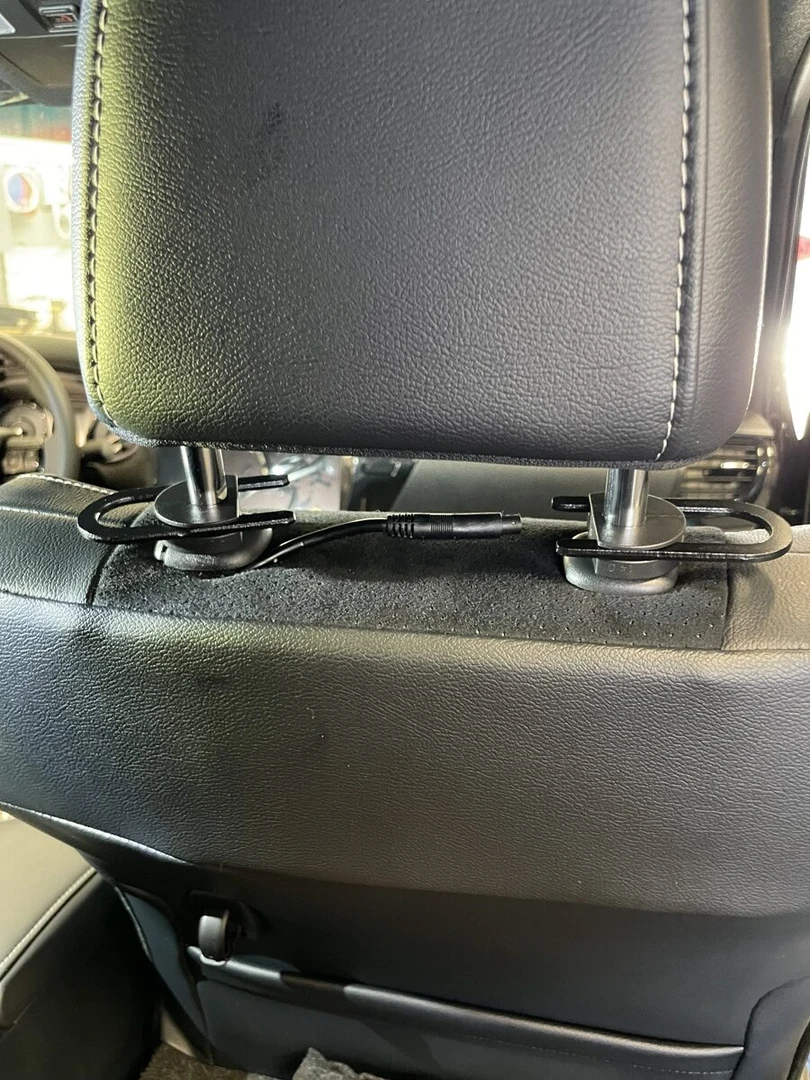 Toyota Hilux 2025 : écrans d'appuie-tête Android et casques JVC
