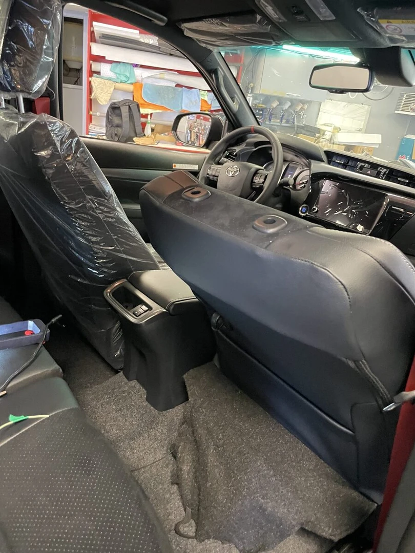 Toyota Hilux 2025 : écrans d'appuie-tête Android et casques JVC