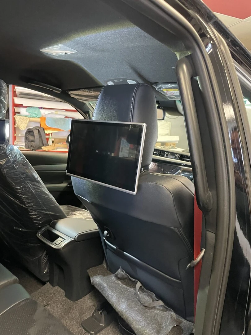 Toyota Hilux 2025 : écrans d'appuie-tête Android et casques JVC