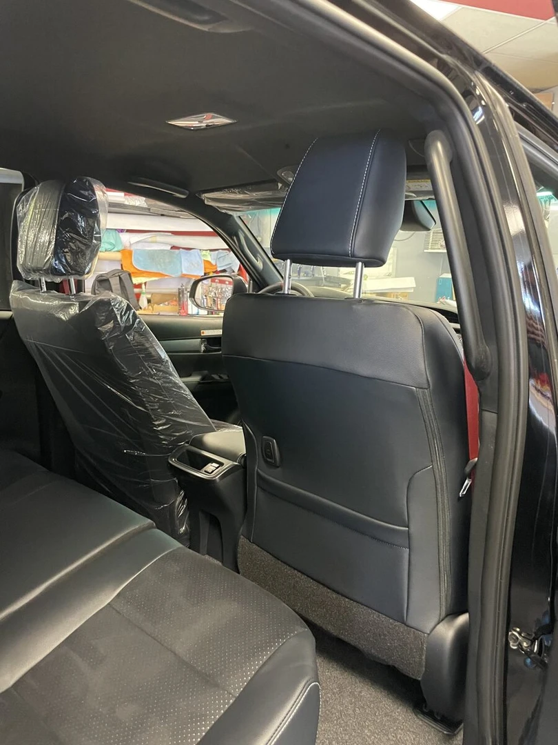 Toyota Hilux 2025 : écrans d'appuie-tête Android et casques JVC