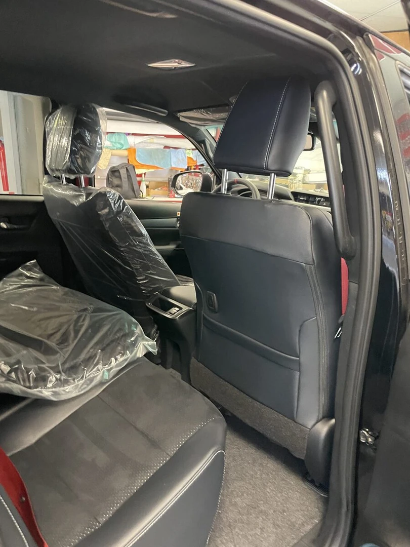 Toyota Hilux 2025 : écrans d'appuie-tête Android et casques JVC