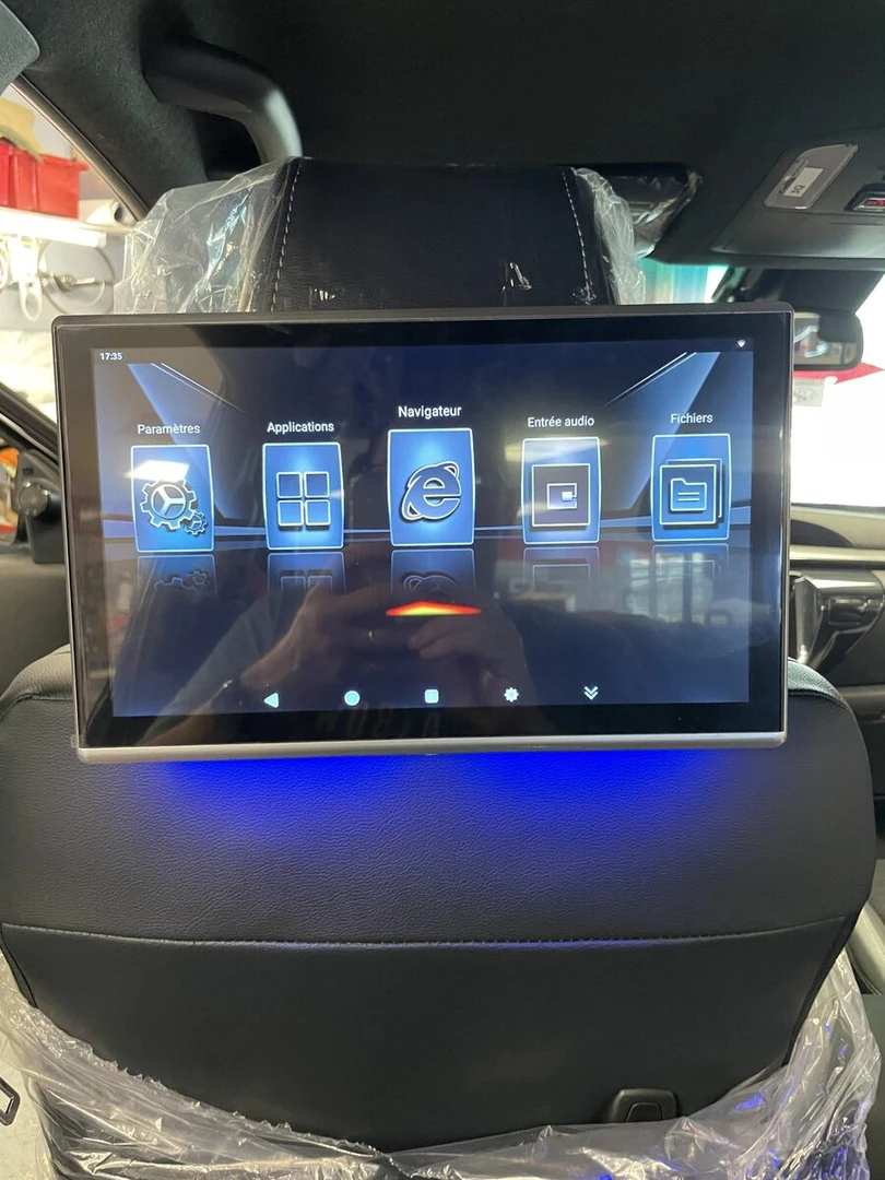 Toyota Hilux 2025 : écrans d'appuie-tête Android et casques JVC