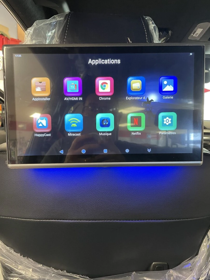 Toyota Hilux 2025 : écrans d'appuie-tête Android et casques JVC
