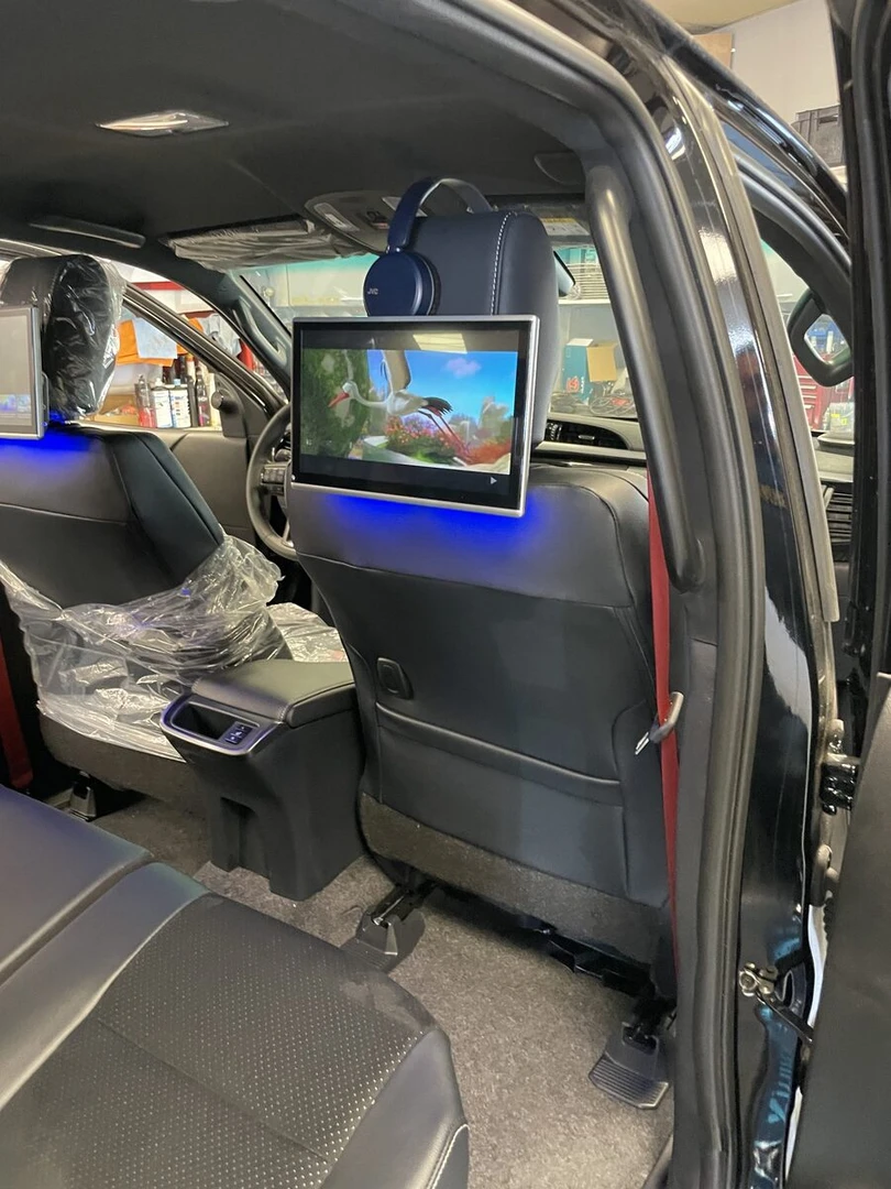 Toyota Hilux 2025 : écrans d'appuie-tête Android et casques JVC