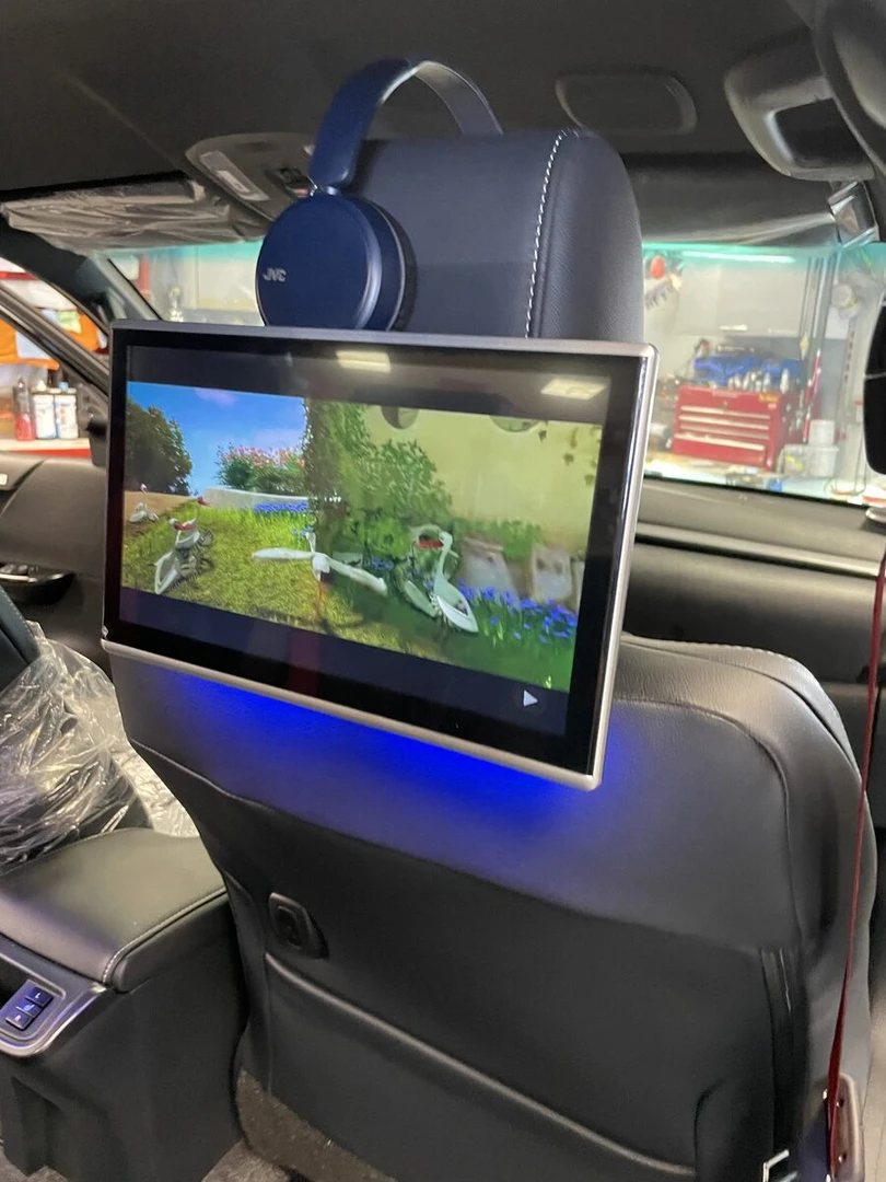 Toyota Hilux 2025 : écrans d'appuie-tête Android et casques JVC