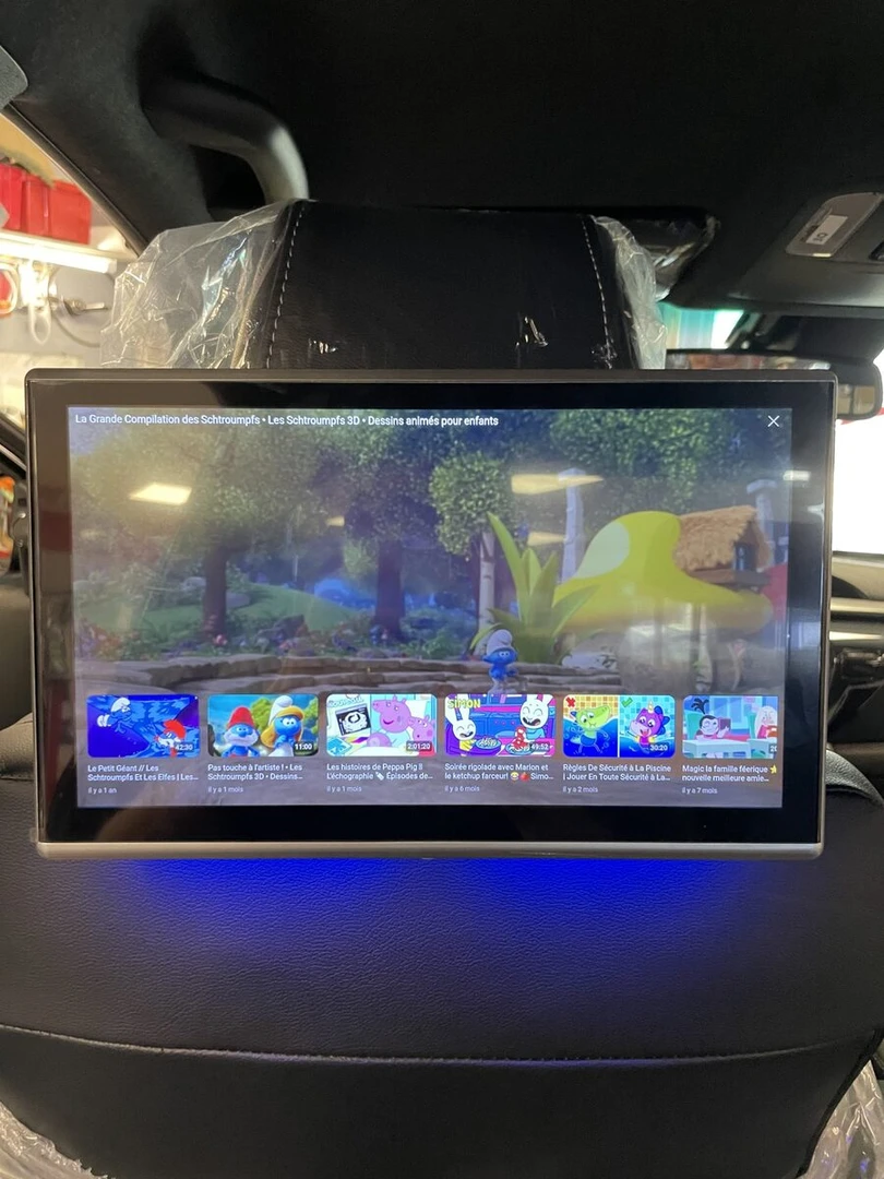 Toyota Hilux 2025 : écrans d'appuie-tête Android et casques JVC