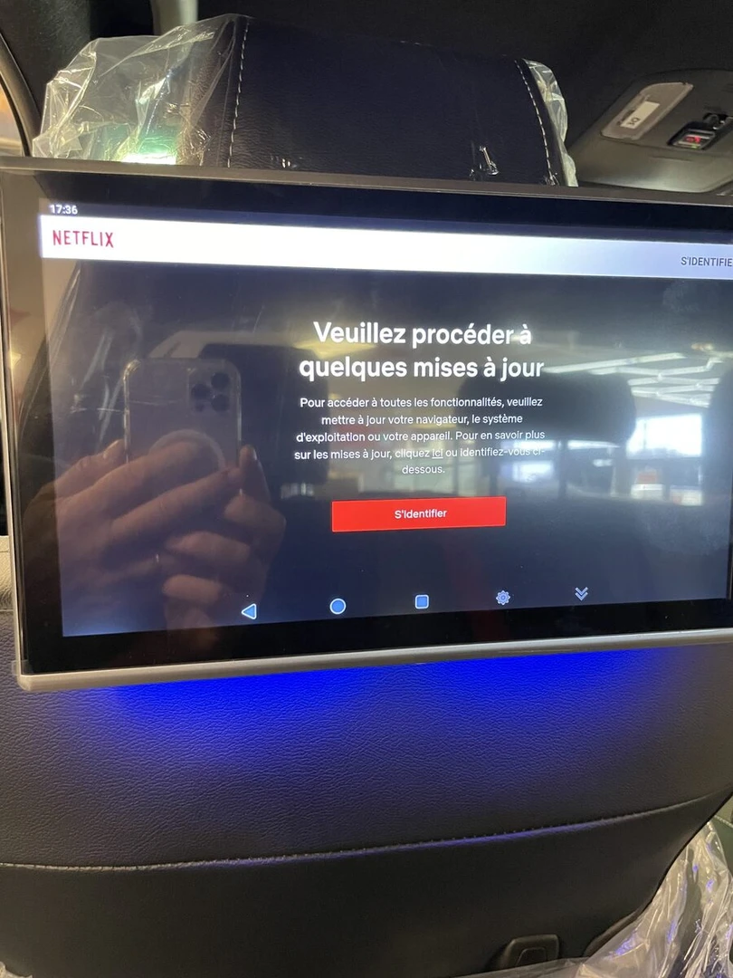 Toyota Hilux 2025 : écrans d'appuie-tête Android et casques JVC
