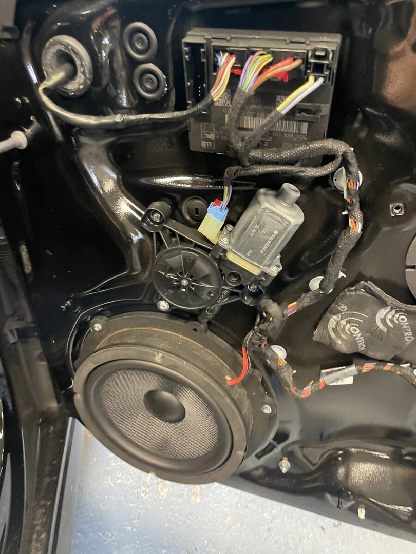 Audi RS3 2023 : BLAM 200RS, tweeters Rockford Fosgate et insonorisation