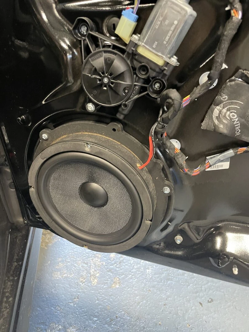 Audi RS3 2023 : BLAM 200RS, tweeters Rockford Fosgate et insonorisation