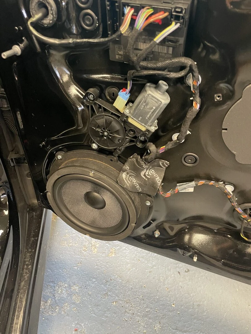 Audi RS3 2023 : BLAM 200RS, tweeters Rockford Fosgate et insonorisation