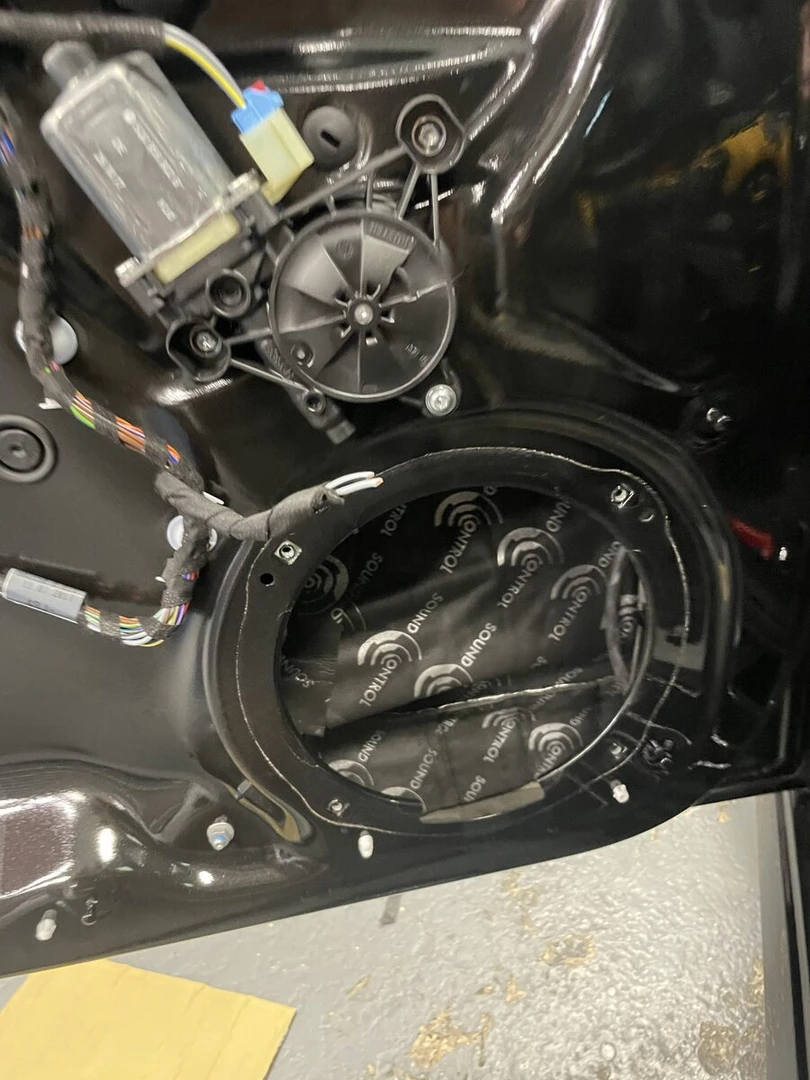 Audi RS3 2023 : BLAM 200RS, tweeters Rockford Fosgate et insonorisation