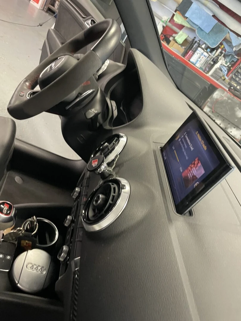 Audi RS3 2023 : BLAM 200RS, tweeters Rockford Fosgate et insonorisation