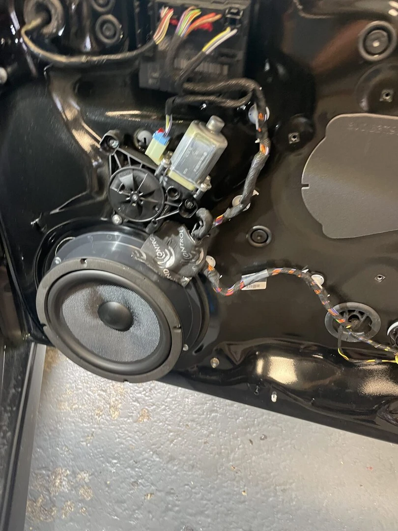 Audi RS3 2023 : BLAM 200RS, tweeters Rockford Fosgate et insonorisation