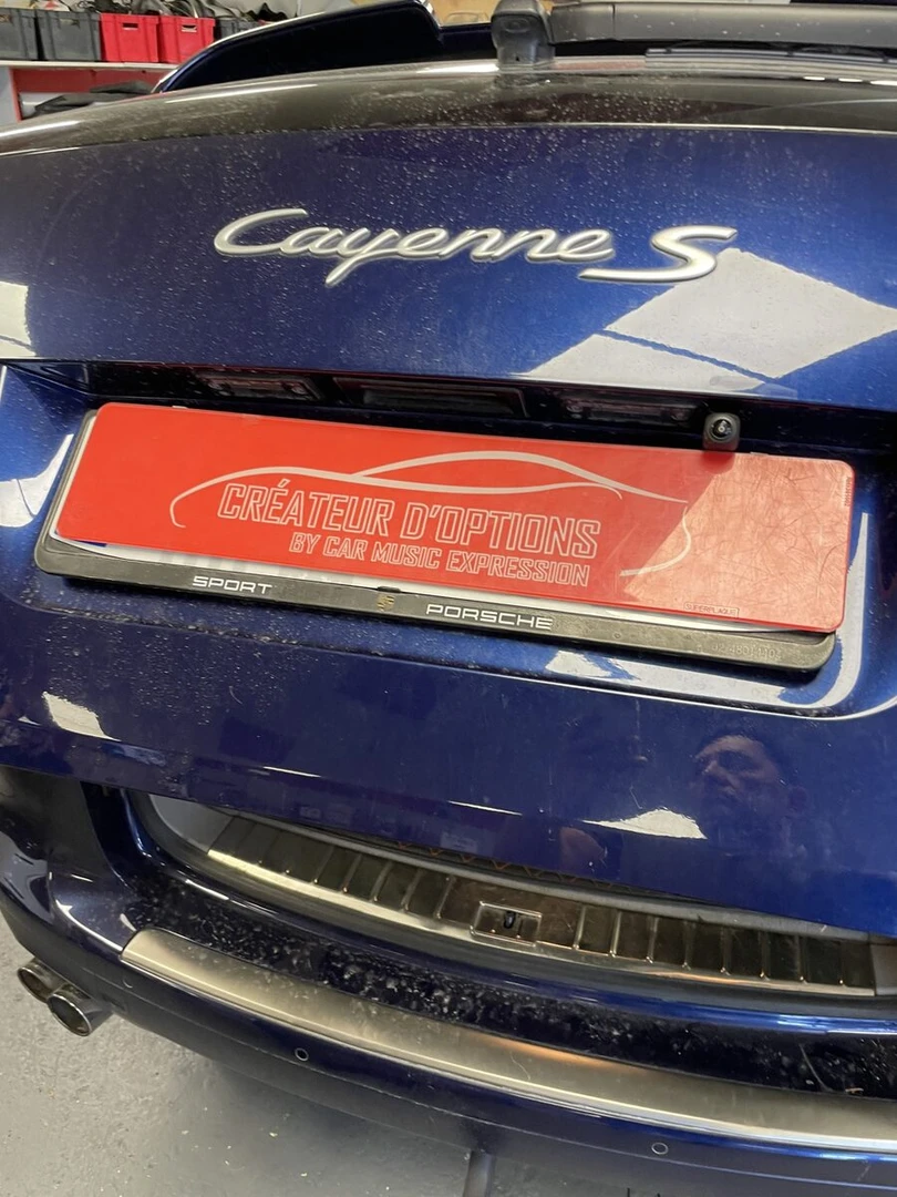 Porsche Cayenne S : autoradio Kenwood CarPlay et caméra de recul