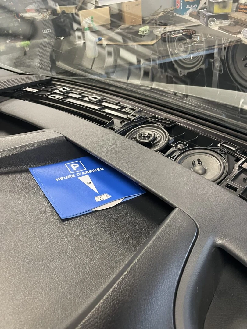 Mercedes Vito 2023 : sonorisation BLAM, caisson Hifonics et insonorisation