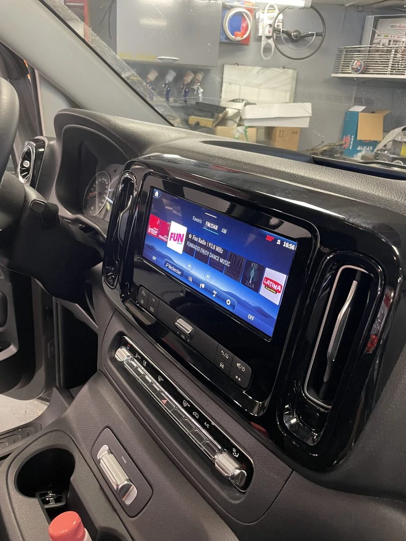 Mercedes Vito 2023 : sonorisation BLAM, caisson Hifonics et insonorisation