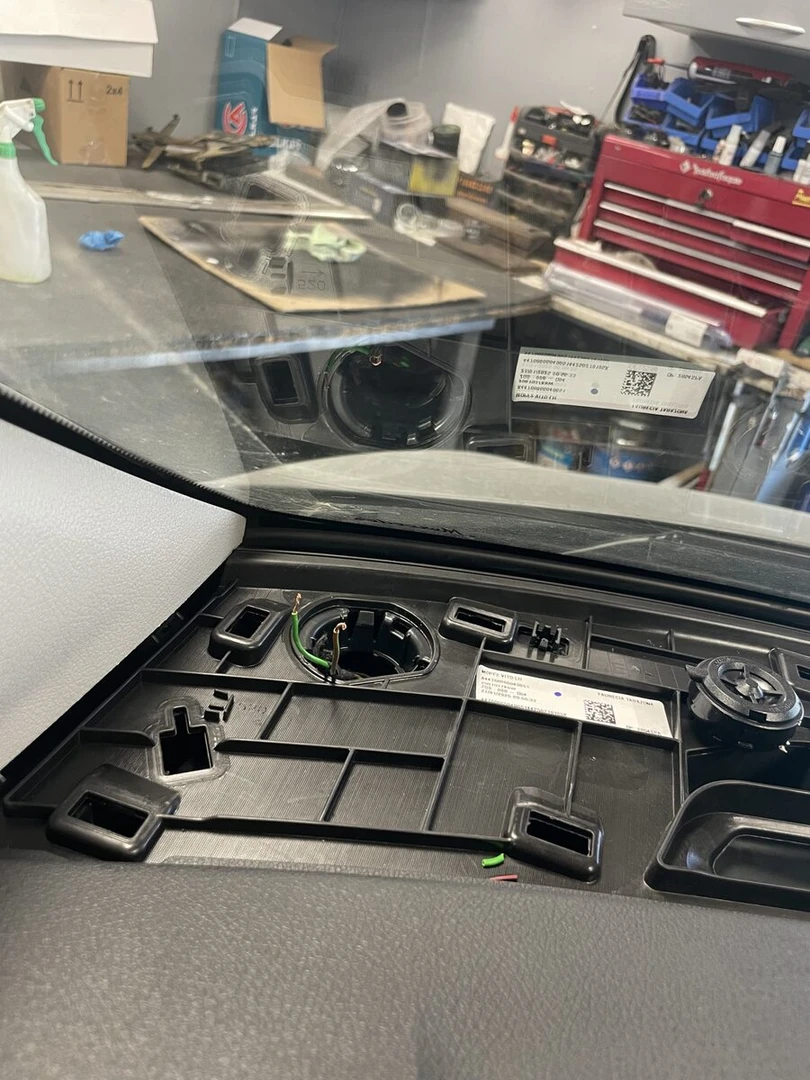 Mercedes Vito 2023 : sonorisation BLAM, caisson Hifonics et insonorisation