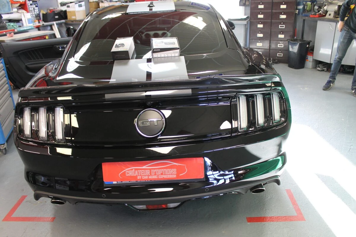 Ford Mustang 2018 : dashcam Kenwood avant et arrière