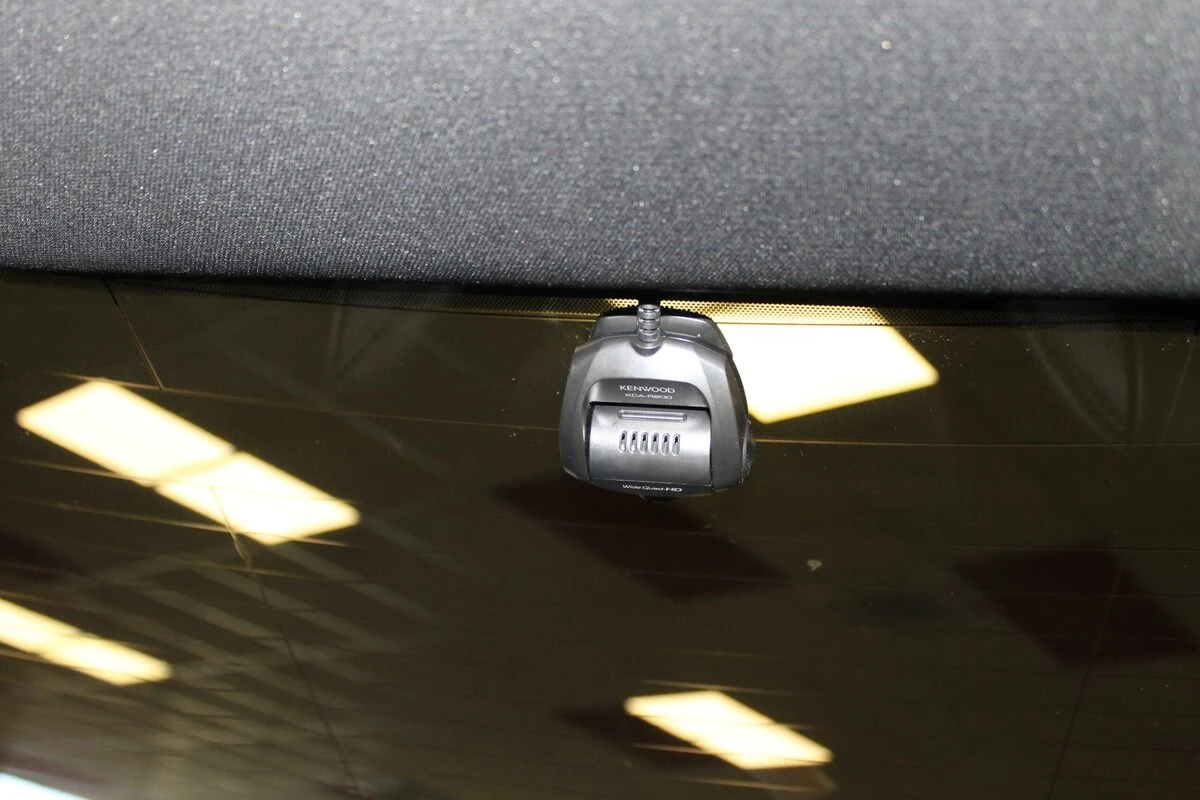 Ford Mustang 2018 : dashcam Kenwood avant et arrière