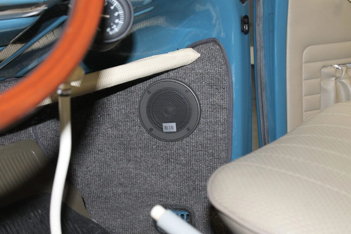 Coccinelle 1961 : sonorisation BLAM Relax et Bluetooth
