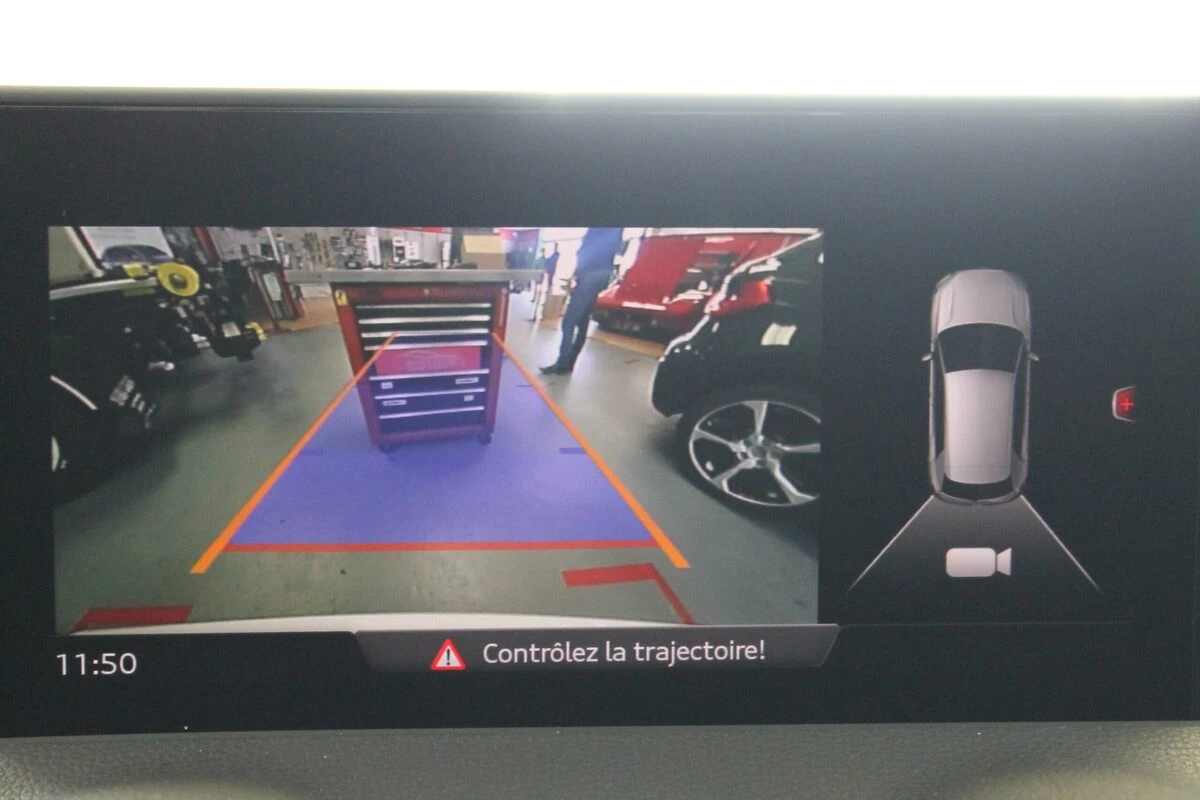 Audi Q2 2021 : caméra de recul raccordée au MMI et codée