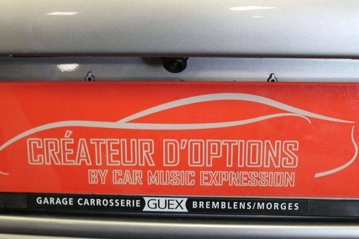 Porsche 997 Carrera S : autoradio GPS Kenwood DNX419DAB et caméra de recul