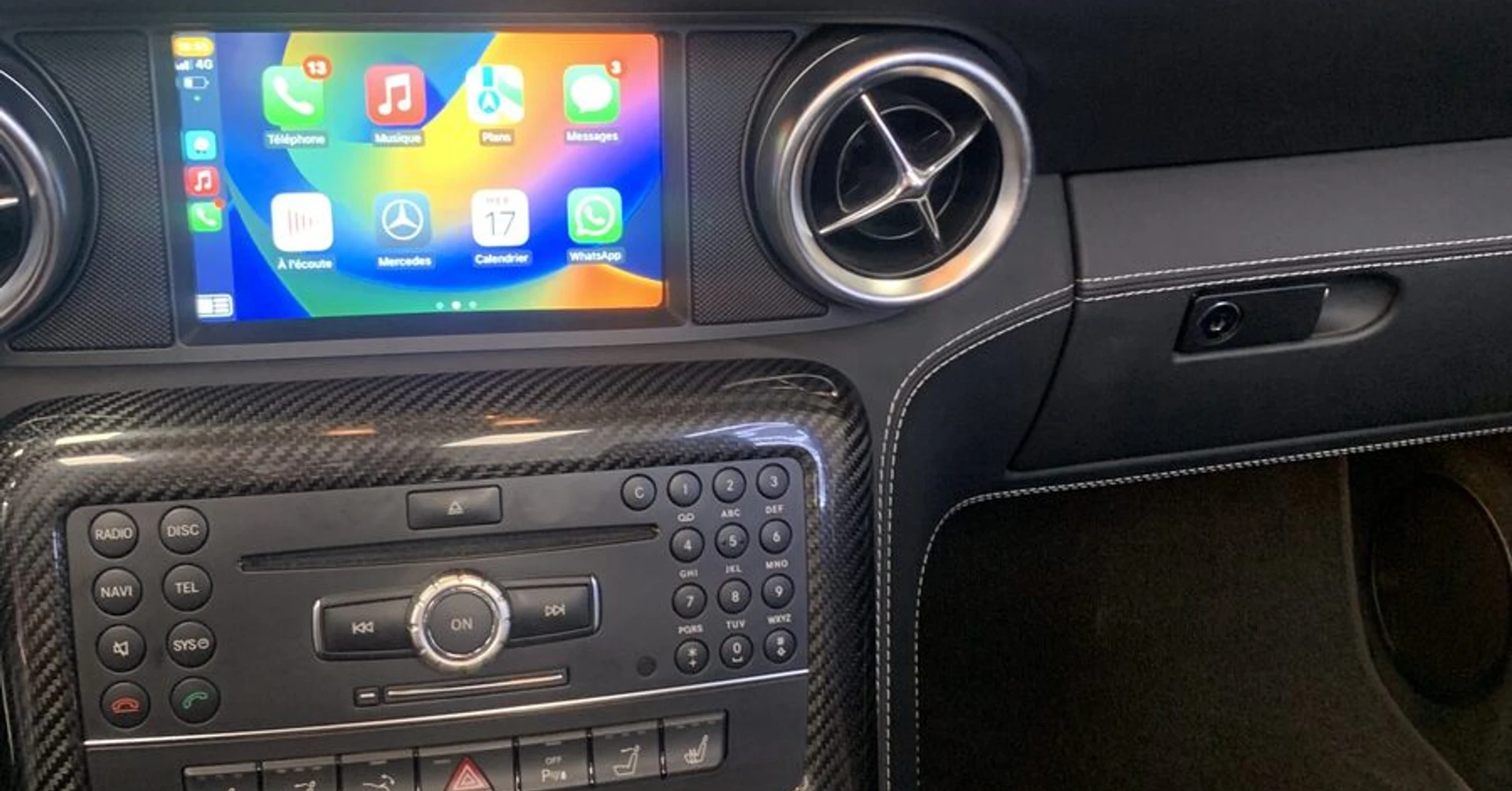 Mercedes SLS AMG : création de l'option Apple CarPlay