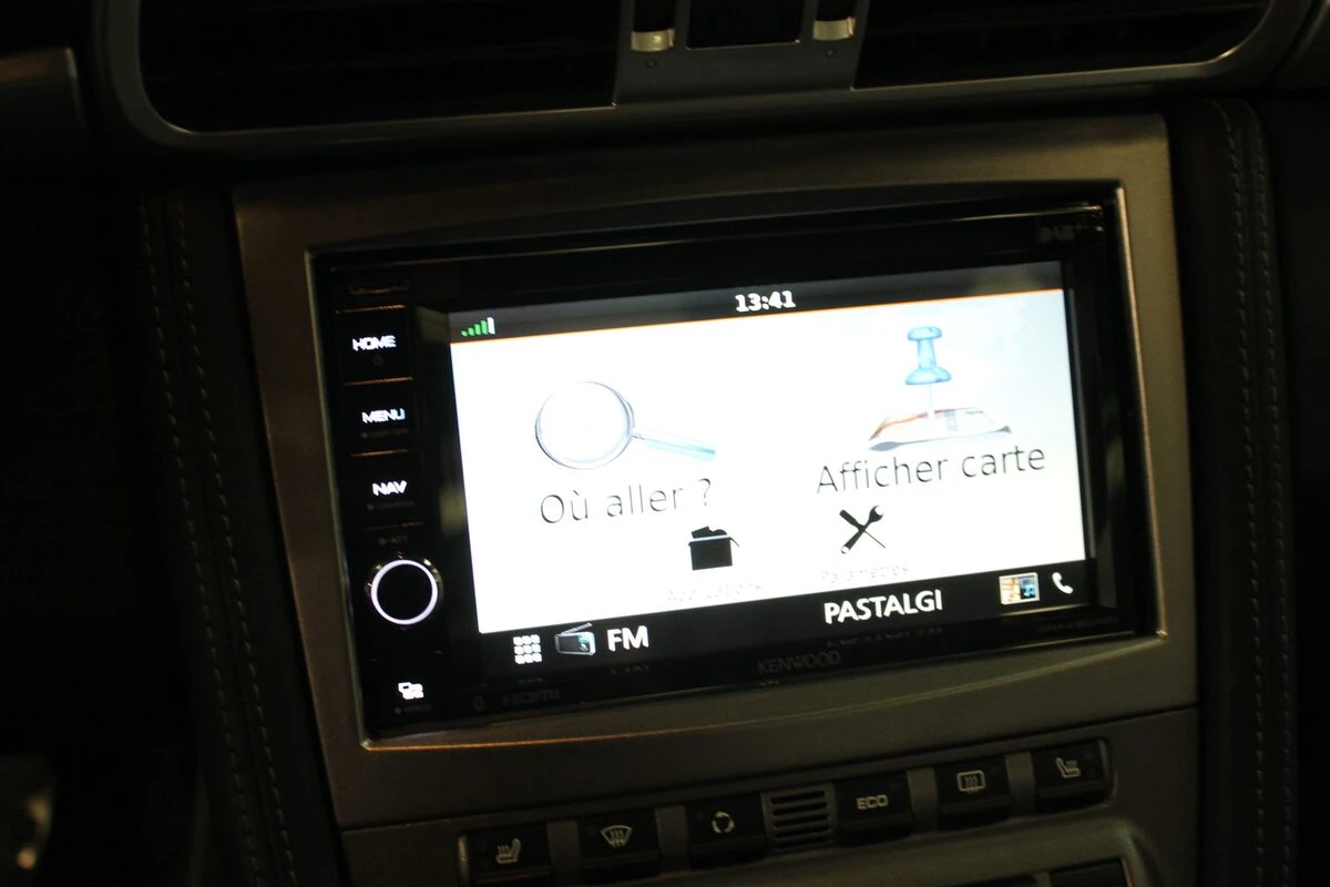 Porsche 997 Carrera S : autoradio GPS Kenwood DNX419DAB et caméra de recul