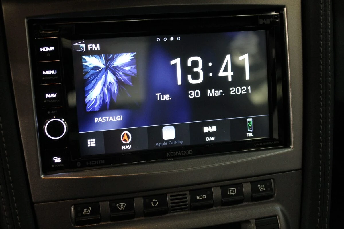 Porsche 997 Carrera S : autoradio GPS Kenwood DNX419DAB et caméra de recul