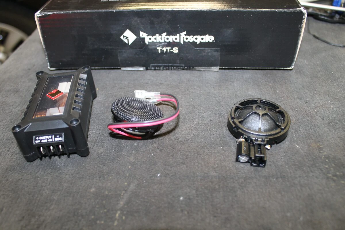 Audi TT : Kenwood DNX5190DABS, caméra de recul et caisson type Bose