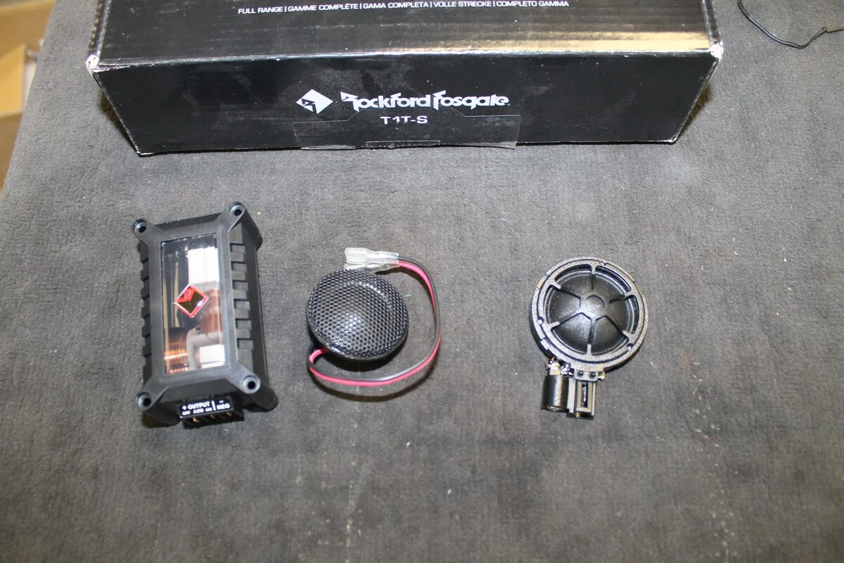 Audi TT : Kenwood DNX5190DABS, caméra de recul et caisson type Bose