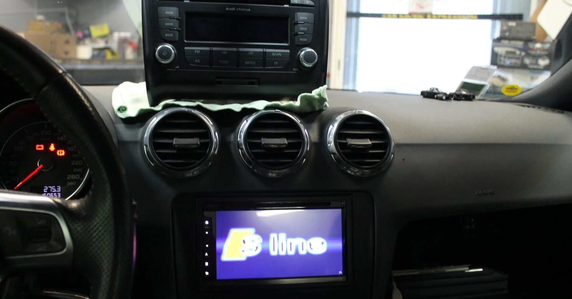 Audi TT : Kenwood DNX5190DABS, BLAM 165RS et caisson JVC