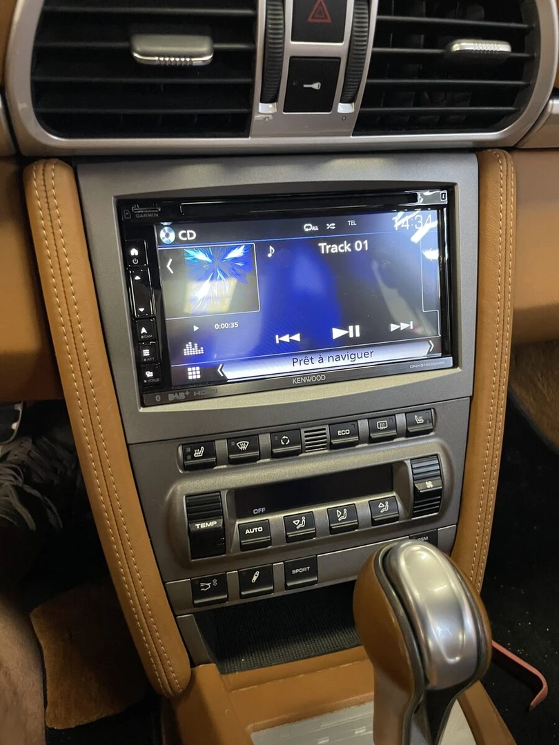Porsche 997 Turbo : Kenwood DNX5190DABS et bouton de clim remplacé
