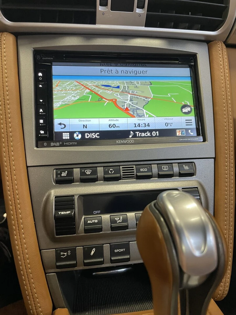 Porsche 997 Turbo : Kenwood DNX5190DABS et bouton de clim remplacé