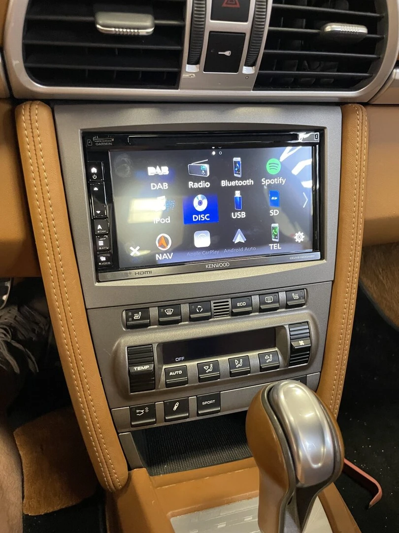 Porsche 997 Turbo : Kenwood DNX5190DABS et bouton de clim remplacé